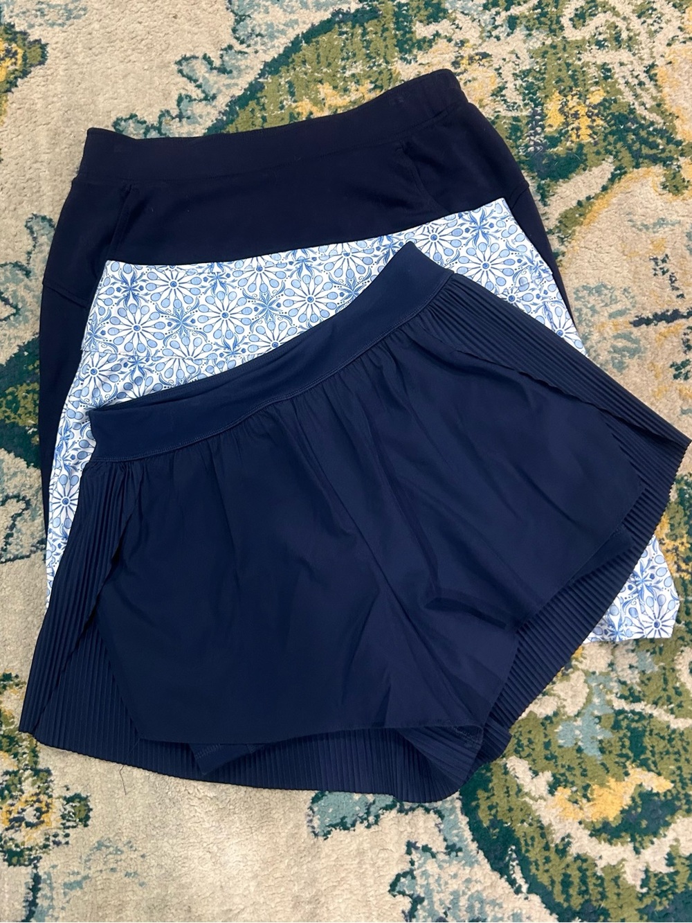 3 LIKE NEW skorts short women size M navy blue Tommy Bahama Cabana Life 90Degree
